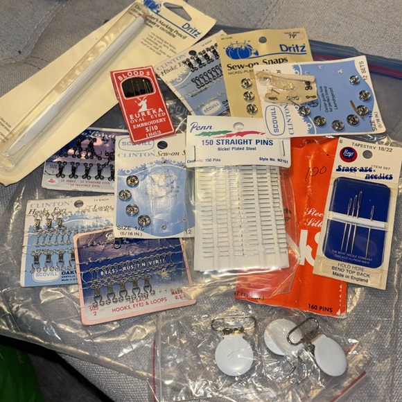 Sewing notions, patches, pins  & more. 1950’s on up. - Picture 1 of 5